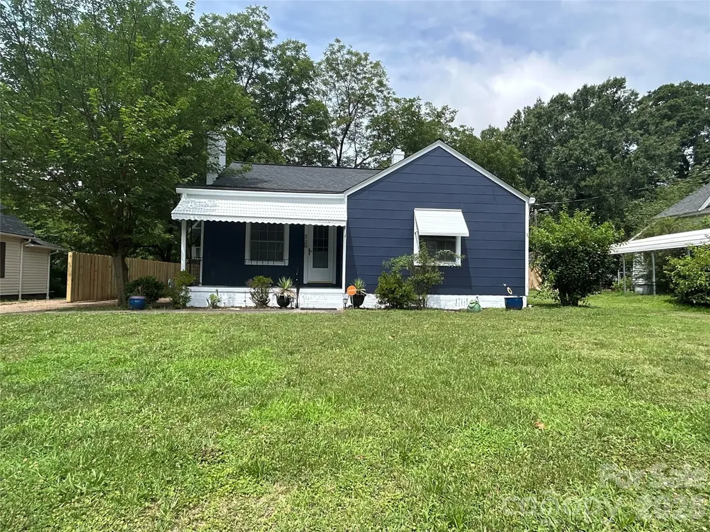 229 E Mcneely Avenue Mooresville NC 28115