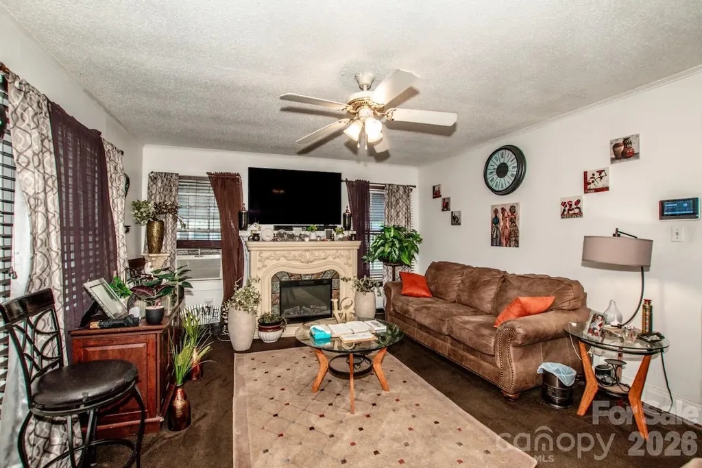 229 E Mcneely Avenue Mooresville NC 28115