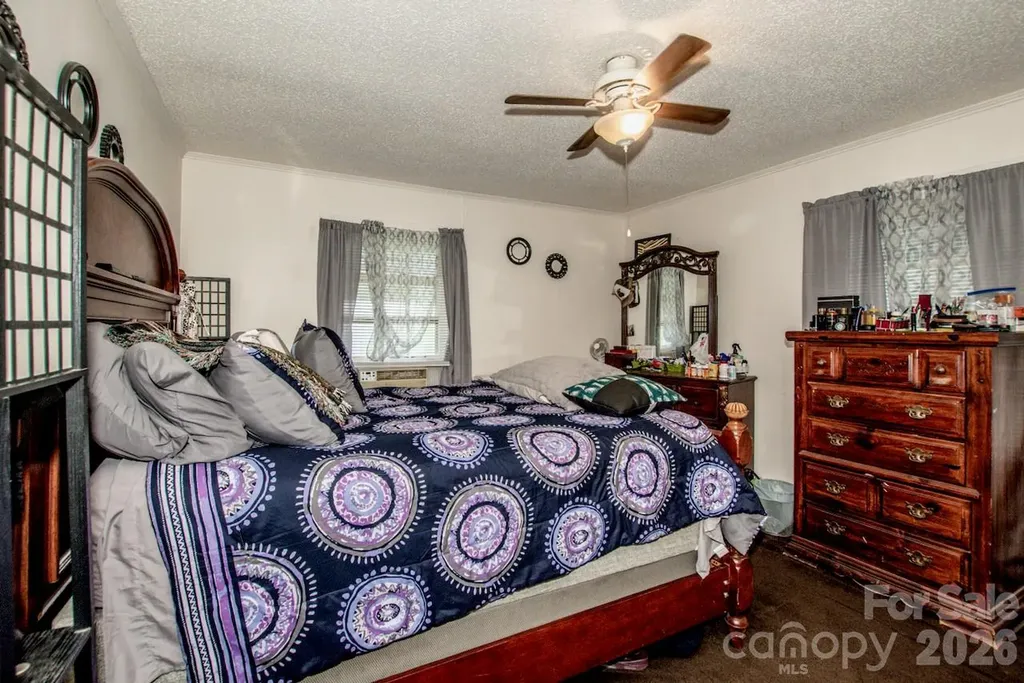 229 E Mcneely Avenue Mooresville NC 28115