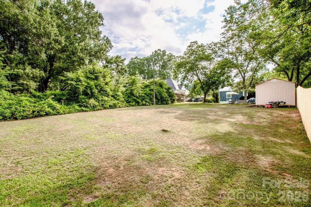 229 E Mcneely Avenue Mooresville NC 28115