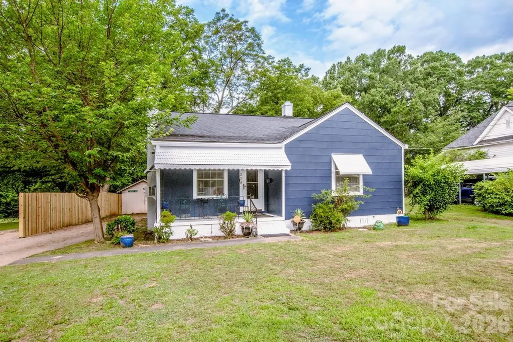 229 E Mcneely Avenue Mooresville NC 28115