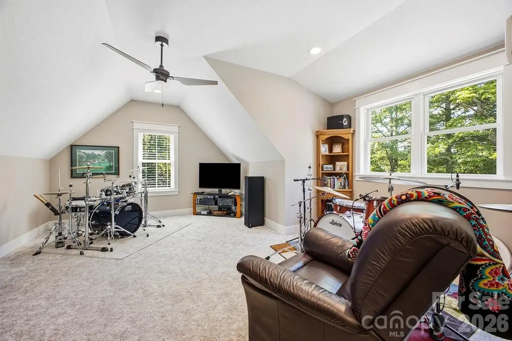 48 S Mountain Morning Lane Hendersonville NC 28739