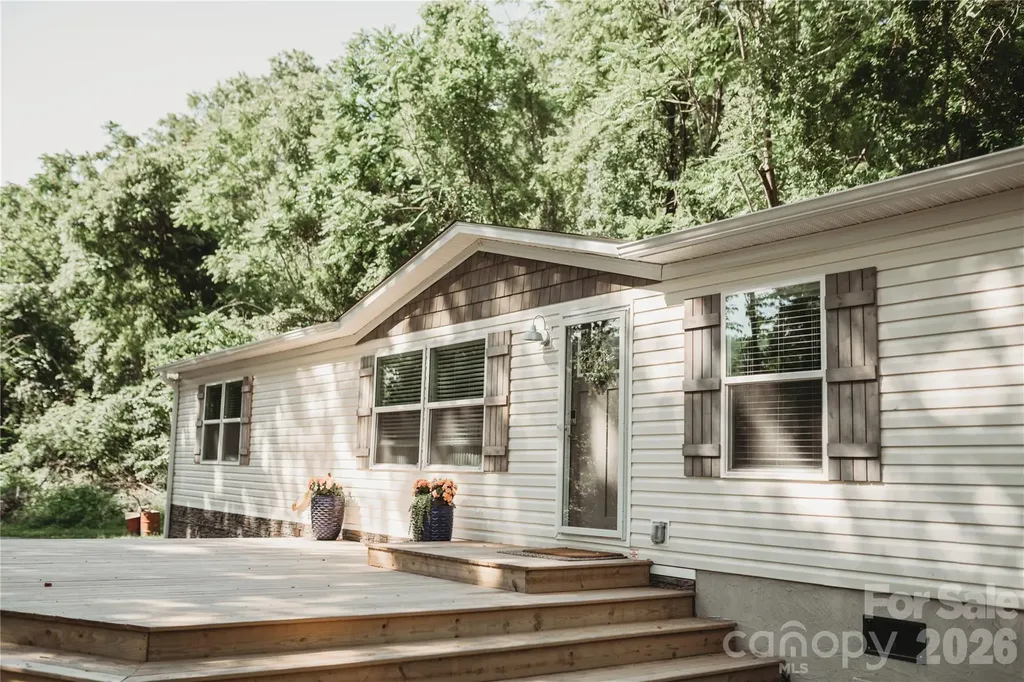 17 Hickory Acres Road Hendersonville NC 28792