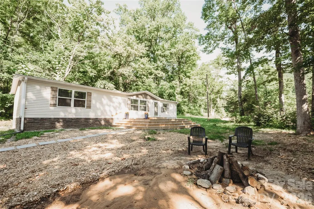 17 Hickory Acres Road Hendersonville NC 28792