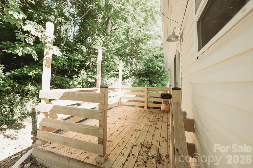 17 Hickory Acres Road Hendersonville NC 28792