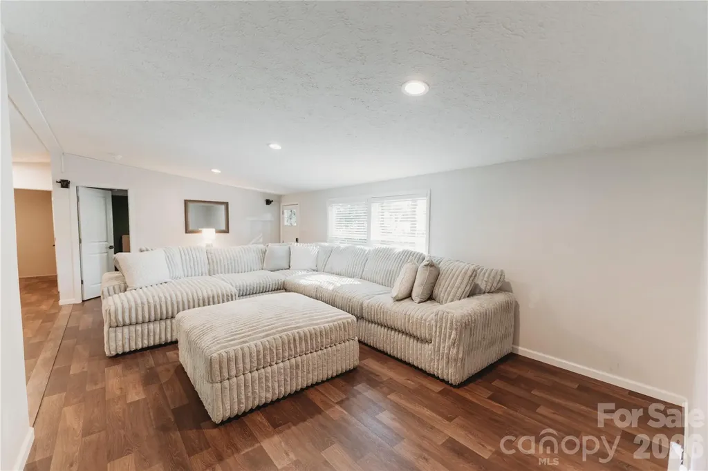 17 Hickory Acres Road Hendersonville NC 28792