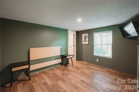 17 Hickory Acres Road Hendersonville NC 28792