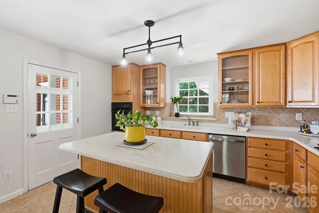 3635 Severn Avenue Charlotte NC 28210
