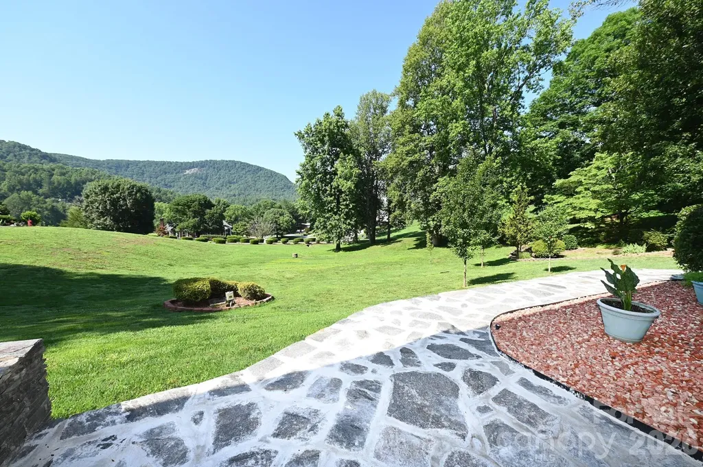 3021 Cedar Crest Drive Lenoir NC 28645