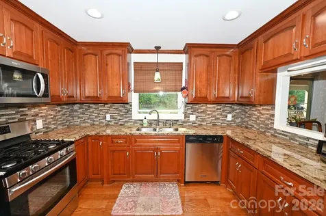 3021 Cedar Crest Drive Lenoir NC 28645