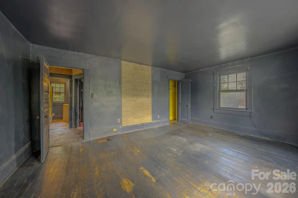 49 Madison Avenue Asheville NC 28801