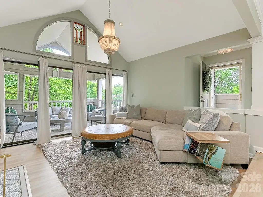 212 W 10th Street Charlotte NC 28202