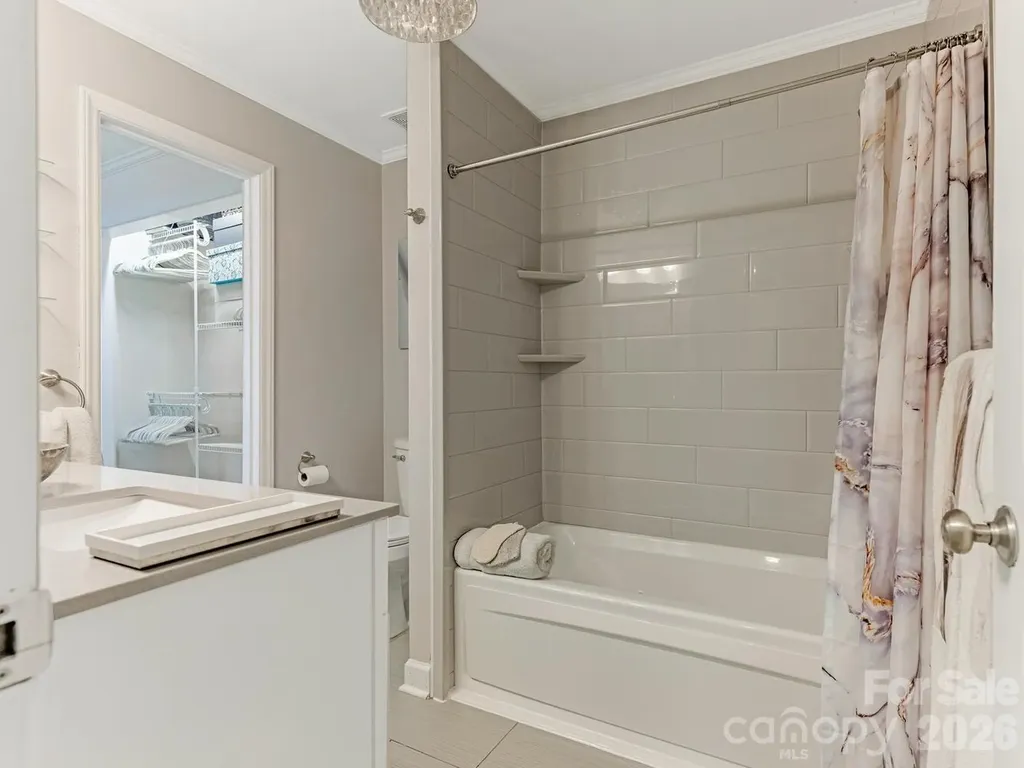 212 W 10th Street Charlotte NC 28202