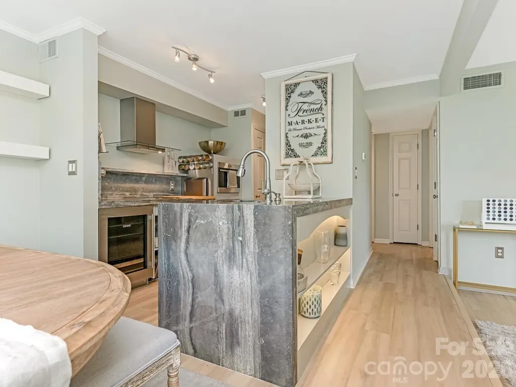 212 W 10th Street Charlotte NC 28202