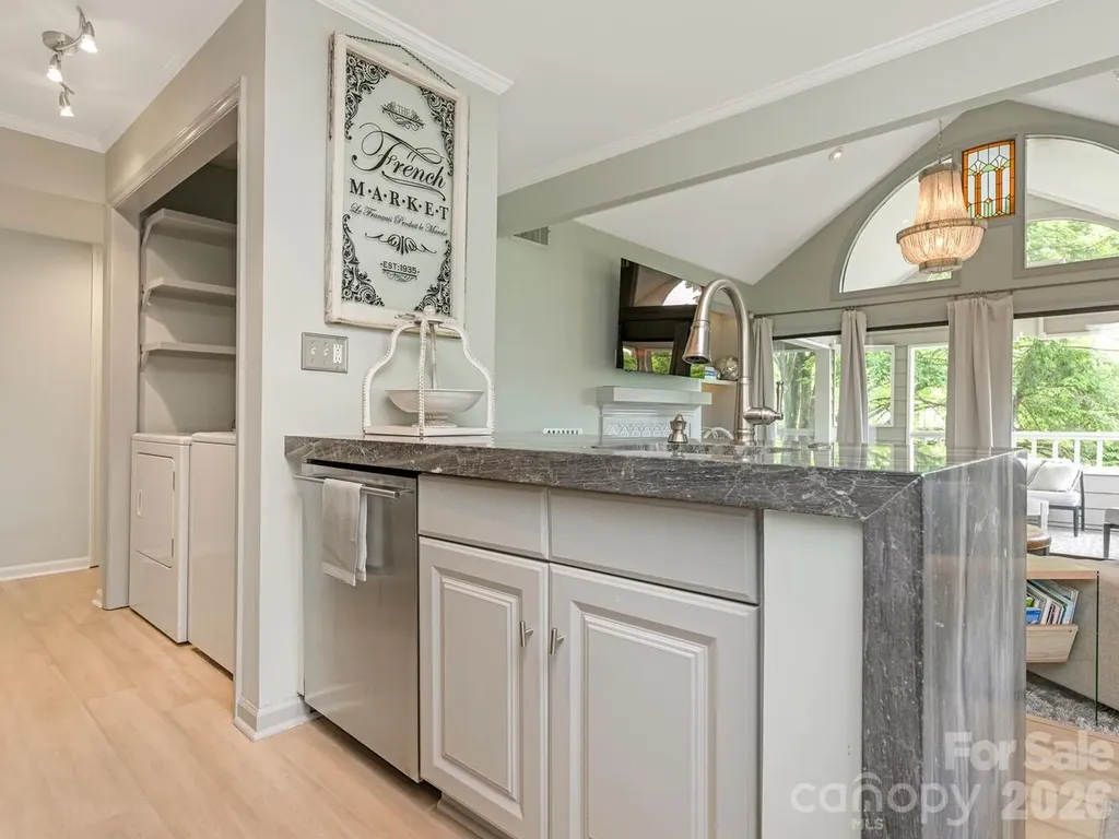 212 W 10th Street Charlotte NC 28202