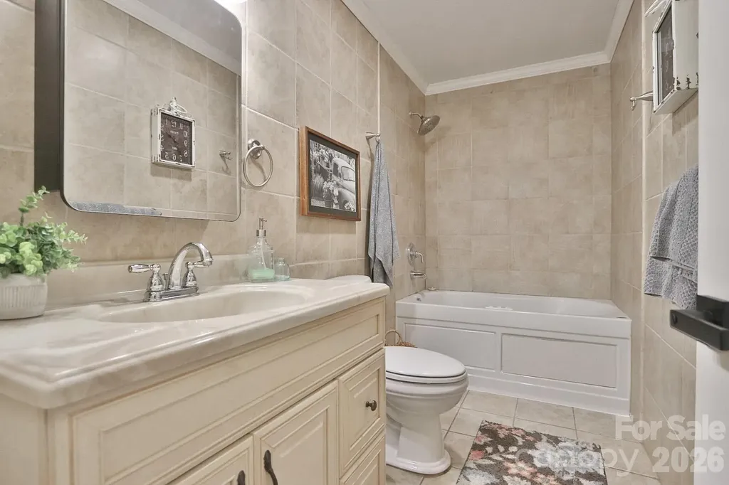 4220 Mae-len Drive Winston Salem NC 27107