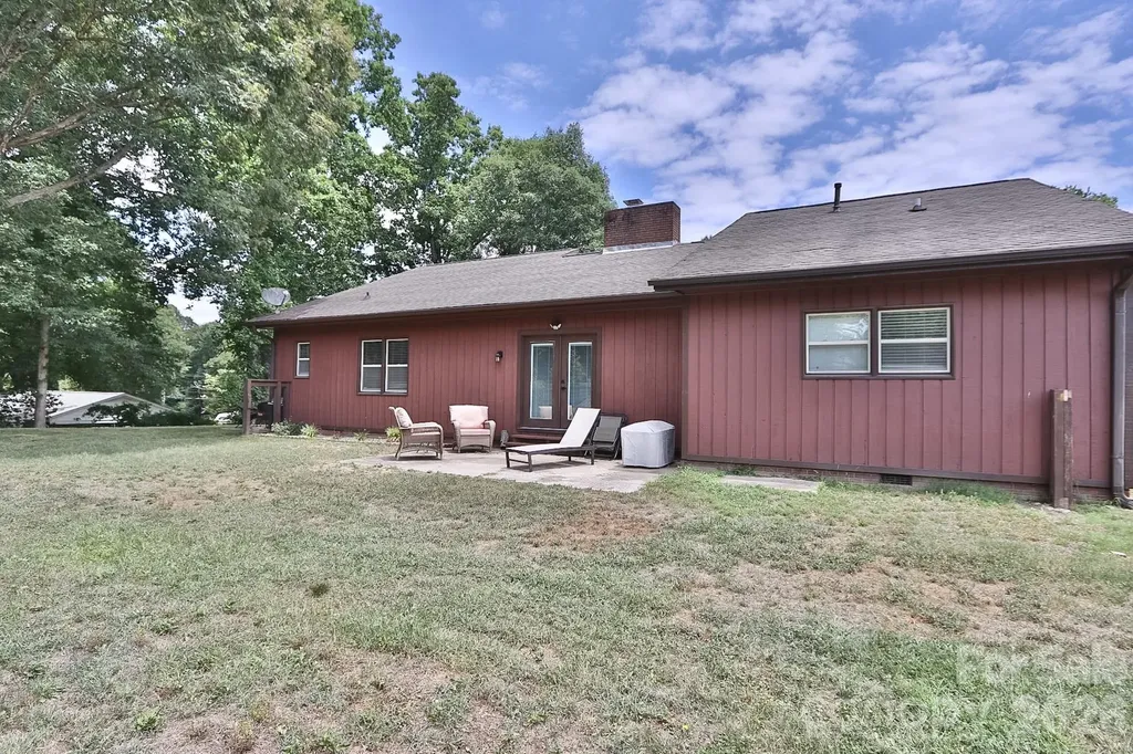 4220 Mae-len Drive Winston Salem NC 27107