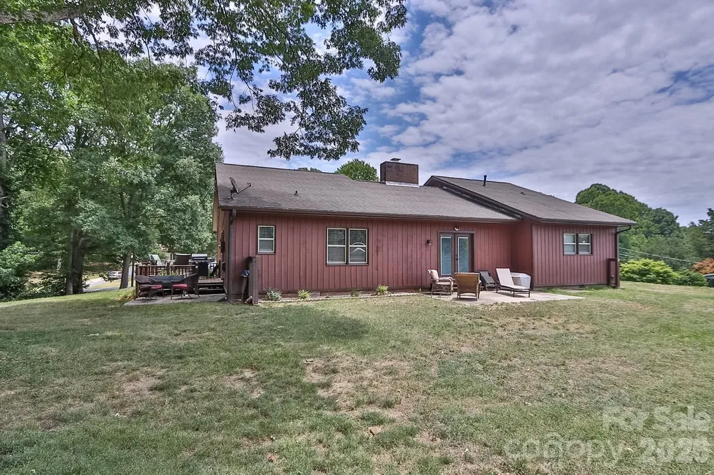 4220 Mae-len Drive Winston Salem NC 27107