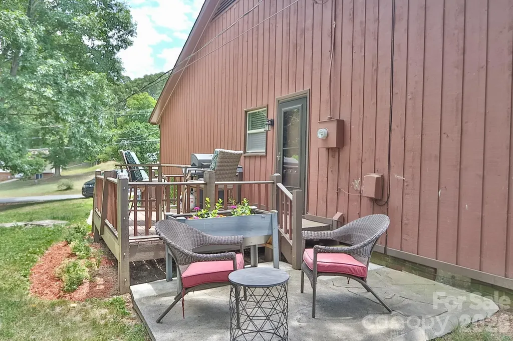 4220 Mae-len Drive Winston Salem NC 27107