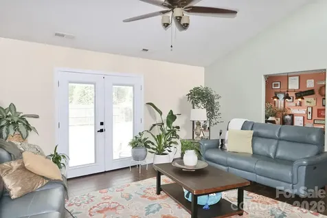 4220 Mae-len Drive Winston Salem NC 27107