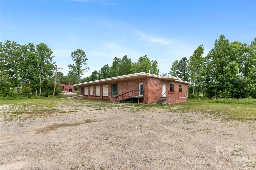 2324 Us 70 Highway Marion NC 28752