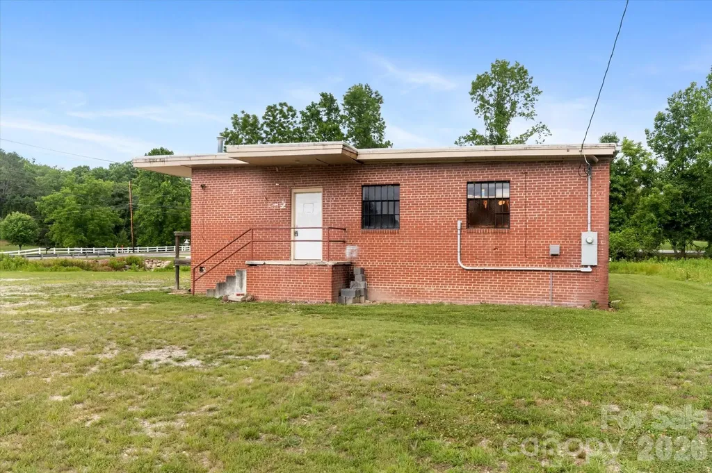 2324 Us 70 Highway Marion NC 28752