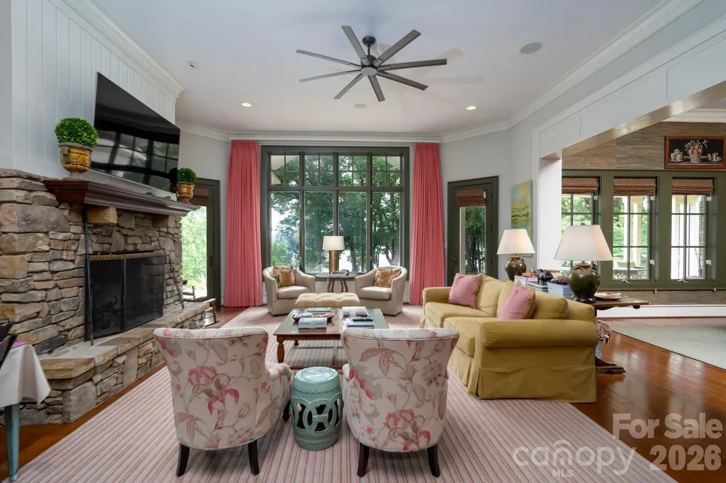 2375 Southpoint Lane New London NC 28127
