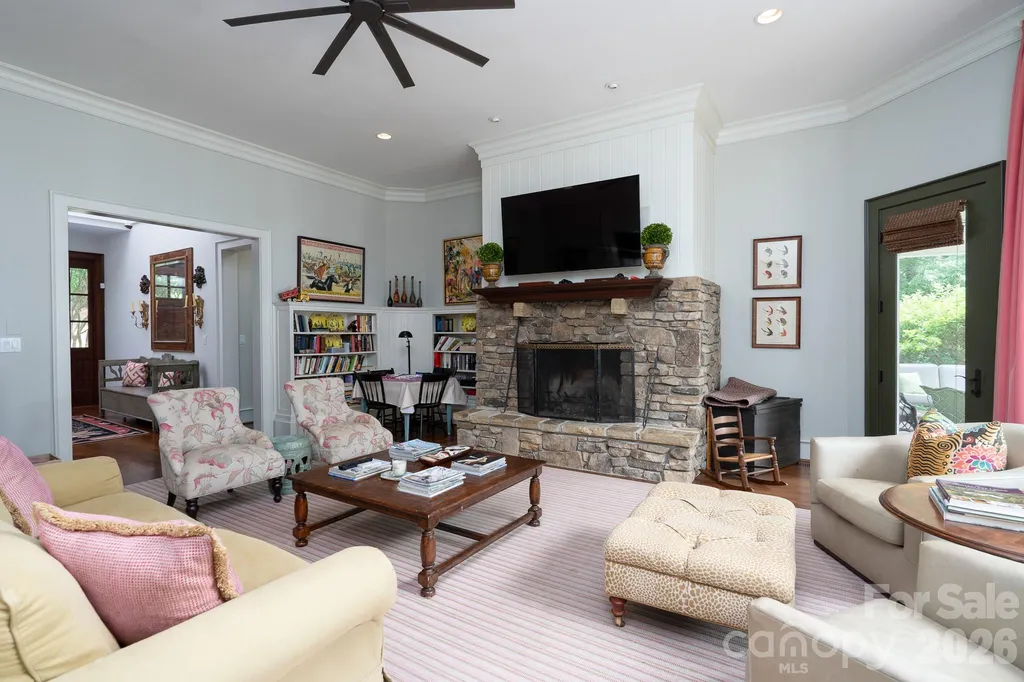 2375 Southpoint Lane New London NC 28127