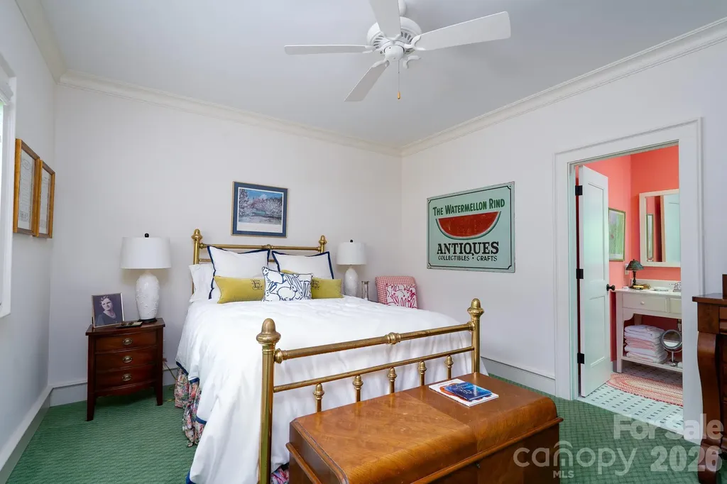 2375 Southpoint Lane New London NC 28127