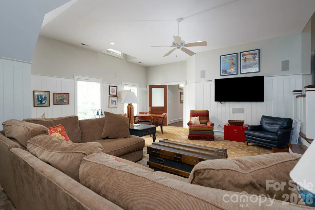 2375 Southpoint Lane New London NC 28127