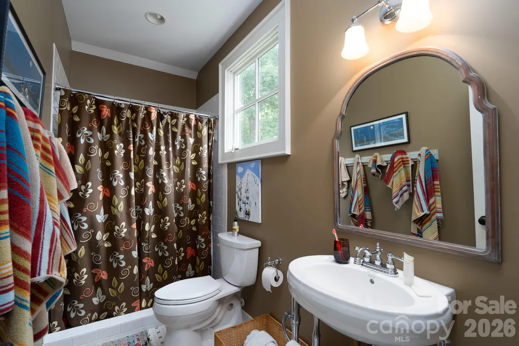 2375 Southpoint Lane New London NC 28127