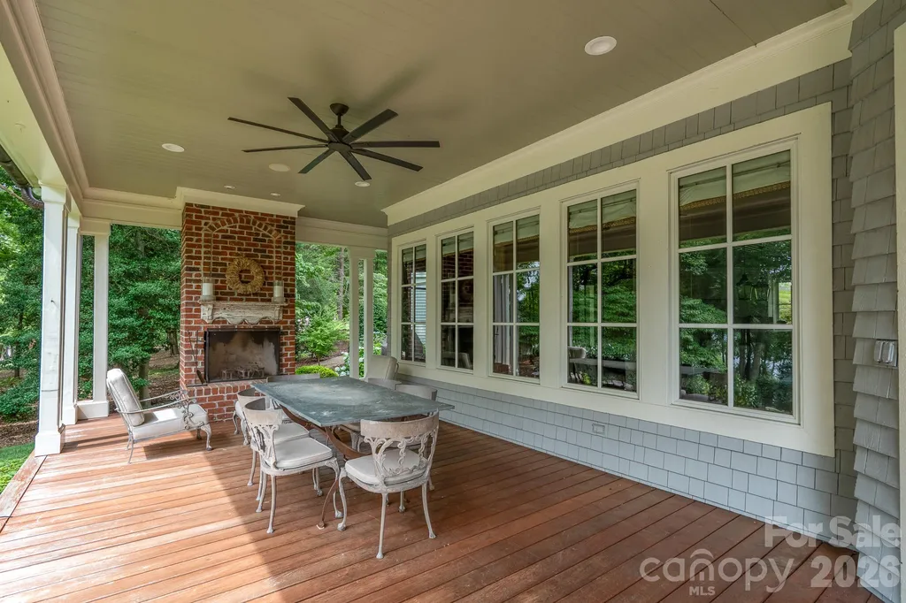 2375 Southpoint Lane New London NC 28127