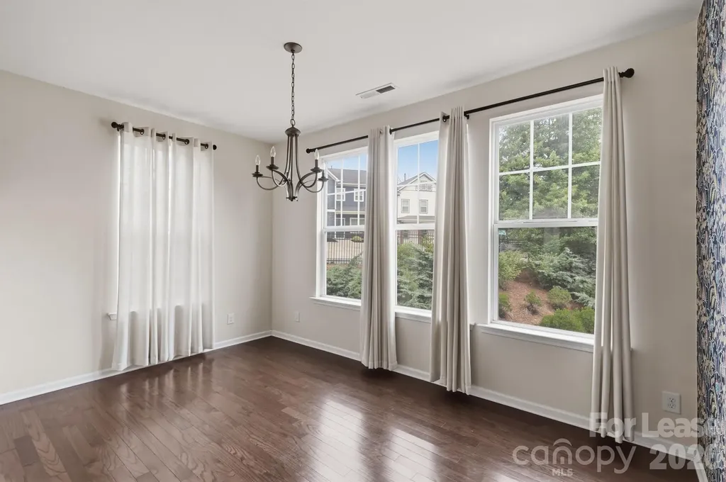 1502 Sharon Road W Charlotte NC 28210