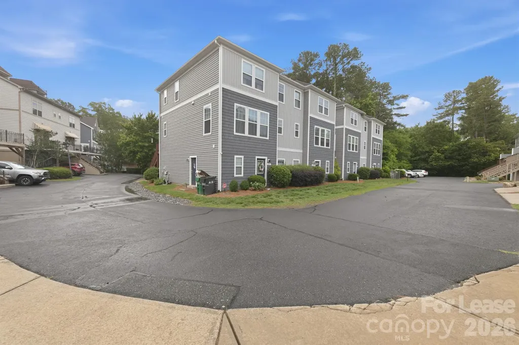 1502 Sharon Road W Charlotte NC 28210