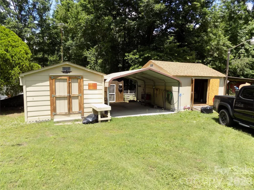 704 Craig Street Cherryville NC 28021