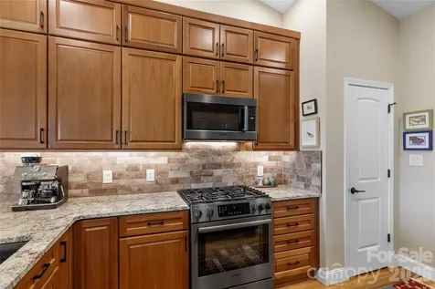 34 Justice Drive Leicester NC 28748