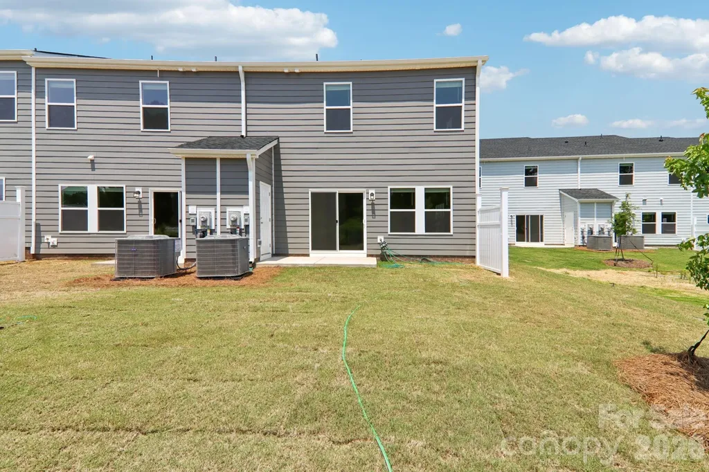 9048 Foggy Brook Loop Charlotte NC 28216