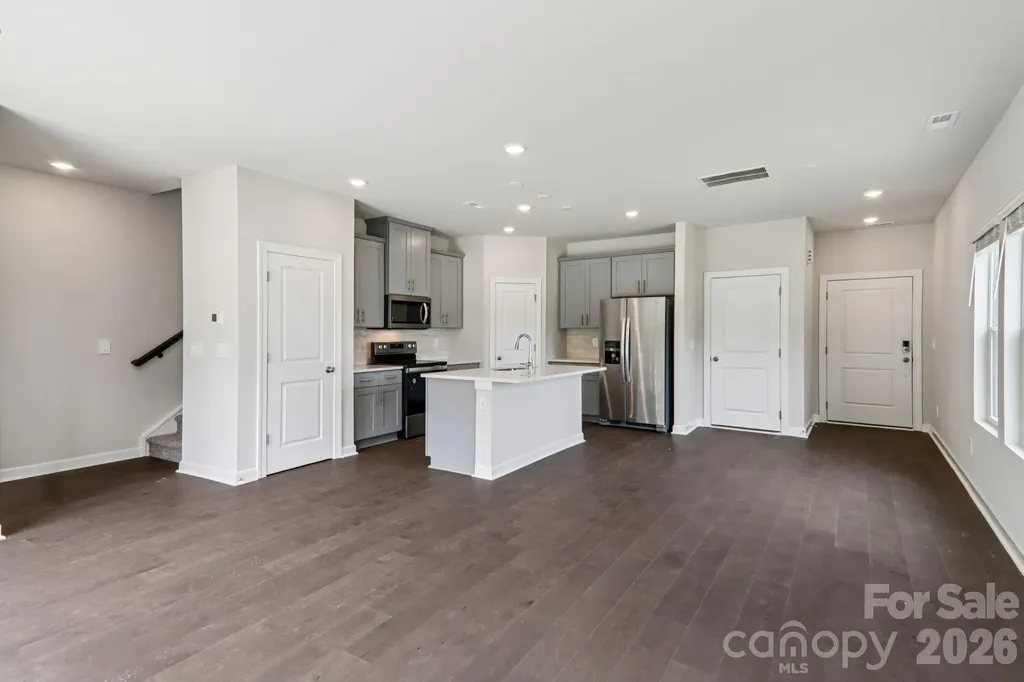 9048 Foggy Brook Loop Charlotte NC 28216