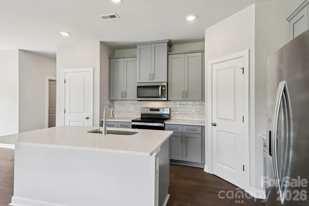 9048 Foggy Brook Loop Charlotte NC 28216