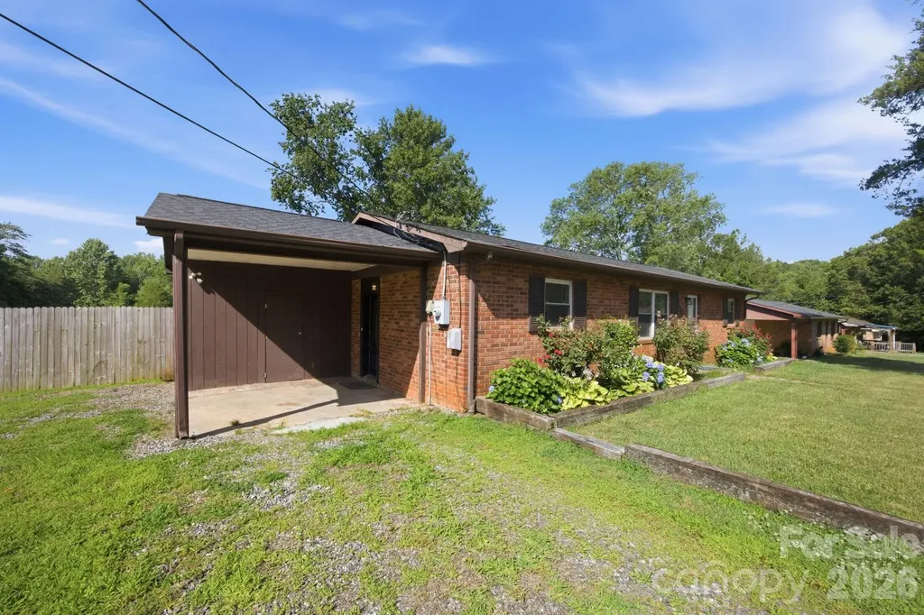 2405 2nd Street Statesville NC 28677