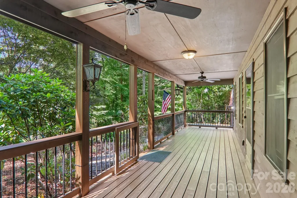 1952 Davis Mountain Road Hendersonville NC 28739