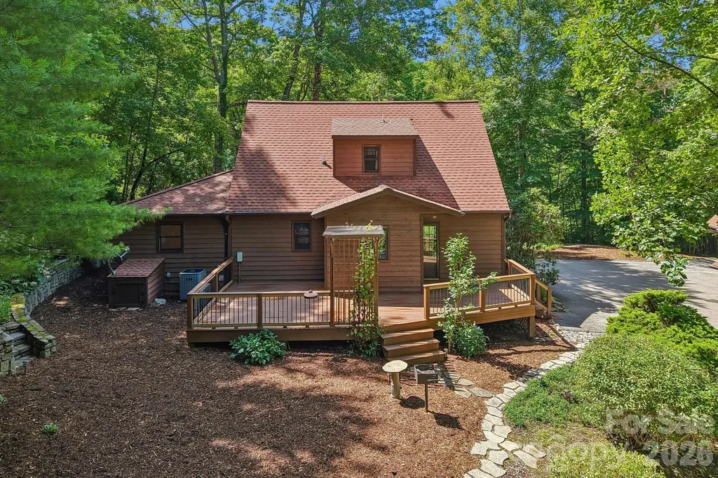 1952 Davis Mountain Road Hendersonville NC 28739