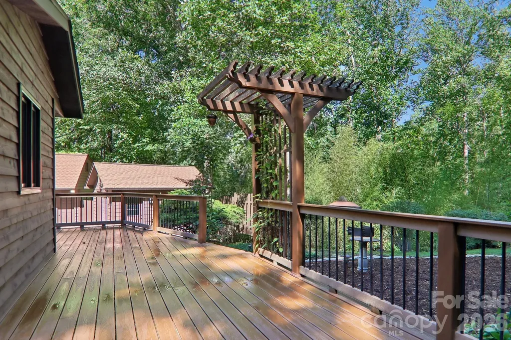 1952 Davis Mountain Road Hendersonville NC 28739