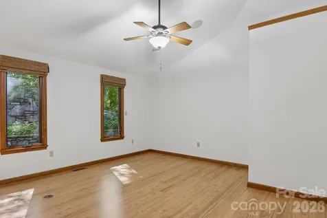 1952 Davis Mountain Road Hendersonville NC 28739