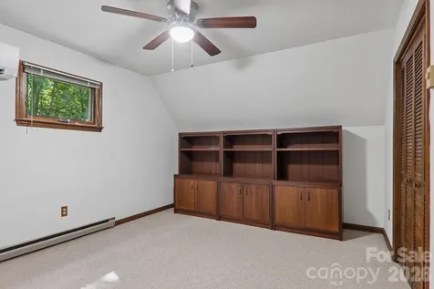 1952 Davis Mountain Road Hendersonville NC 28739