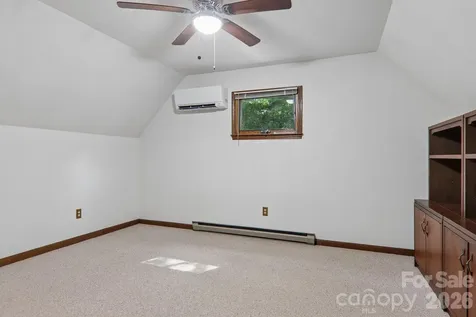 1952 Davis Mountain Road Hendersonville NC 28739