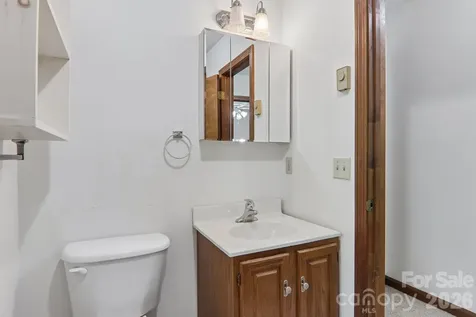1952 Davis Mountain Road Hendersonville NC 28739