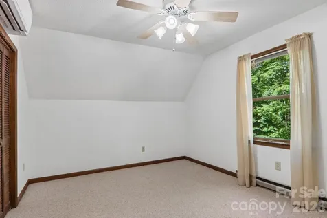 1952 Davis Mountain Road Hendersonville NC 28739
