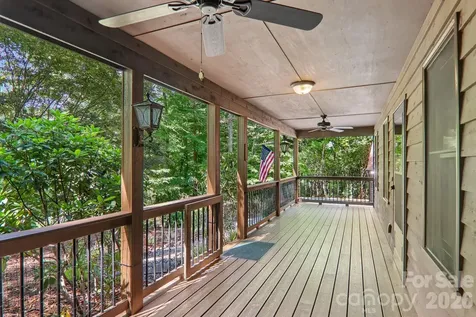 1952 Davis Mountain Road Hendersonville NC 28739