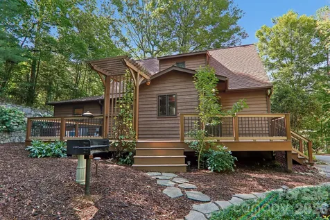 1952 Davis Mountain Road Hendersonville NC 28739